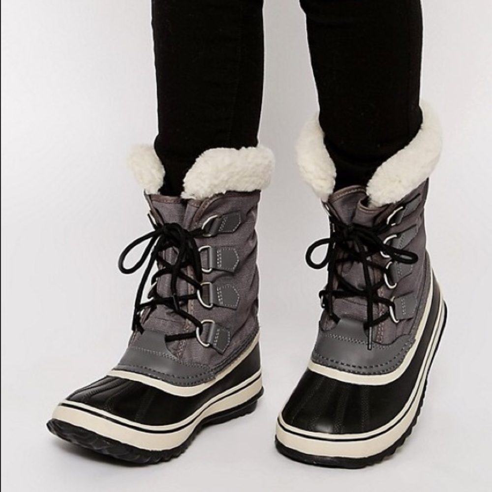 Sorel Winter Carnival Boot size 7